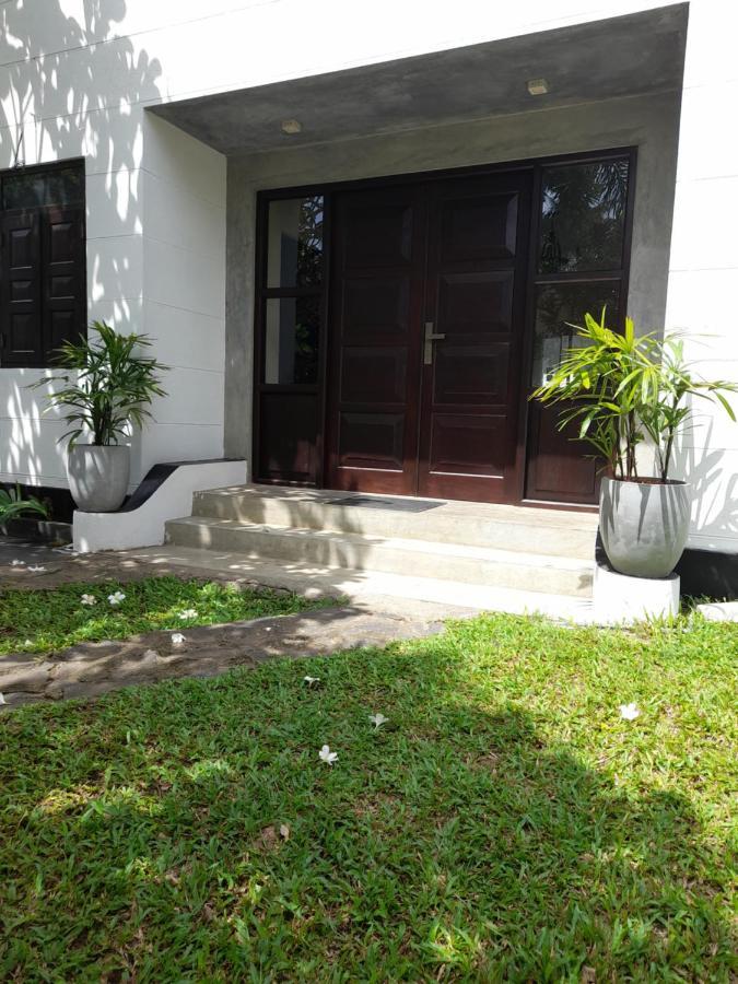 Bed and Breakfast Blooming Polhena Matara Exterior foto