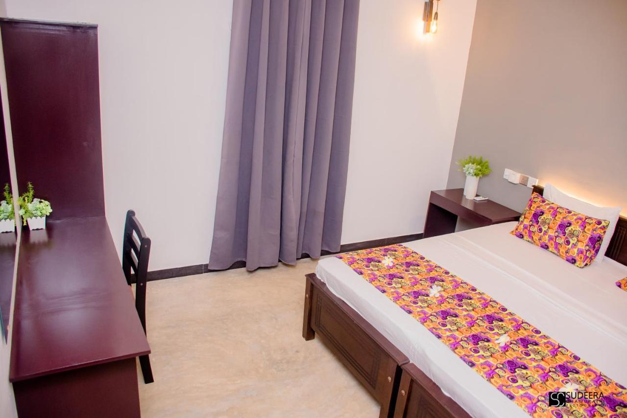 Bed and Breakfast Blooming Polhena Matara Exterior foto