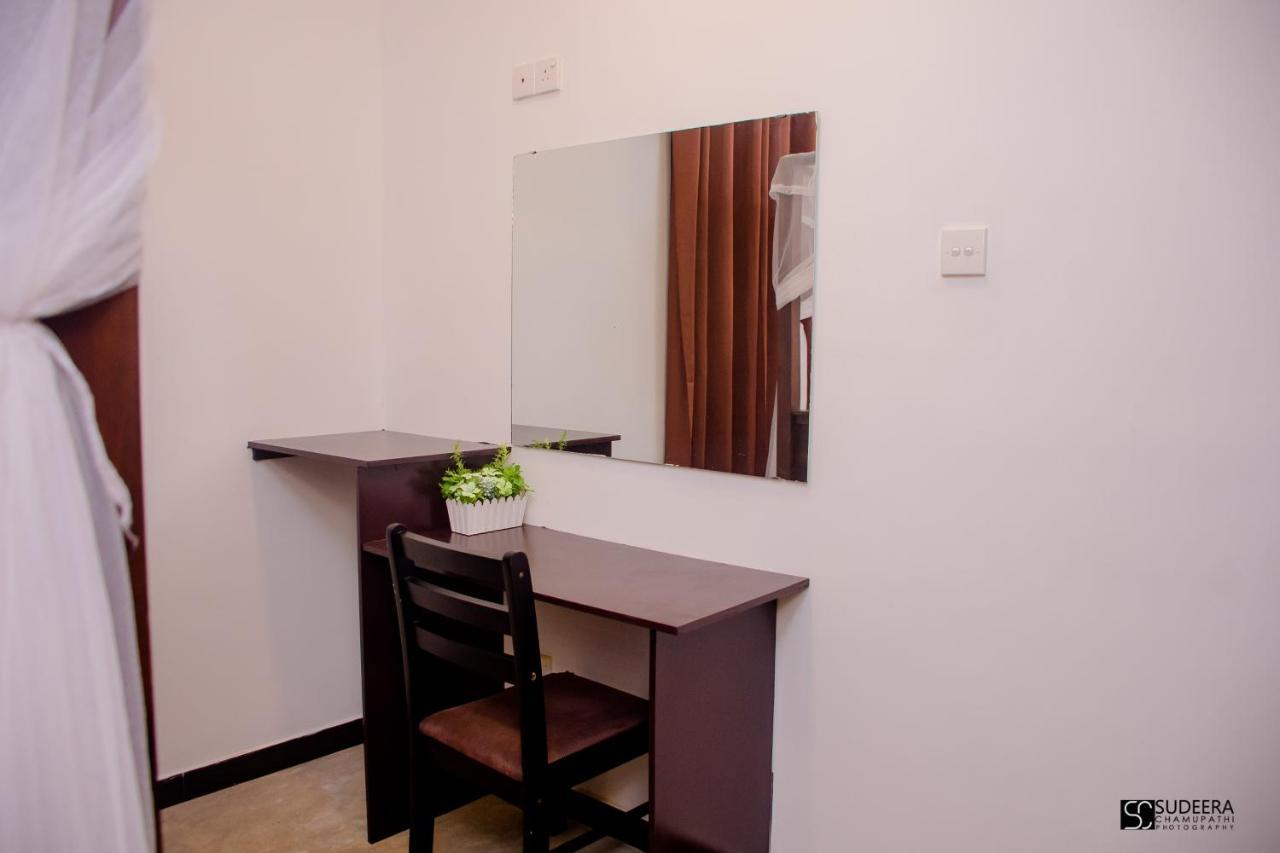 Bed and Breakfast Blooming Polhena Matara Exterior foto